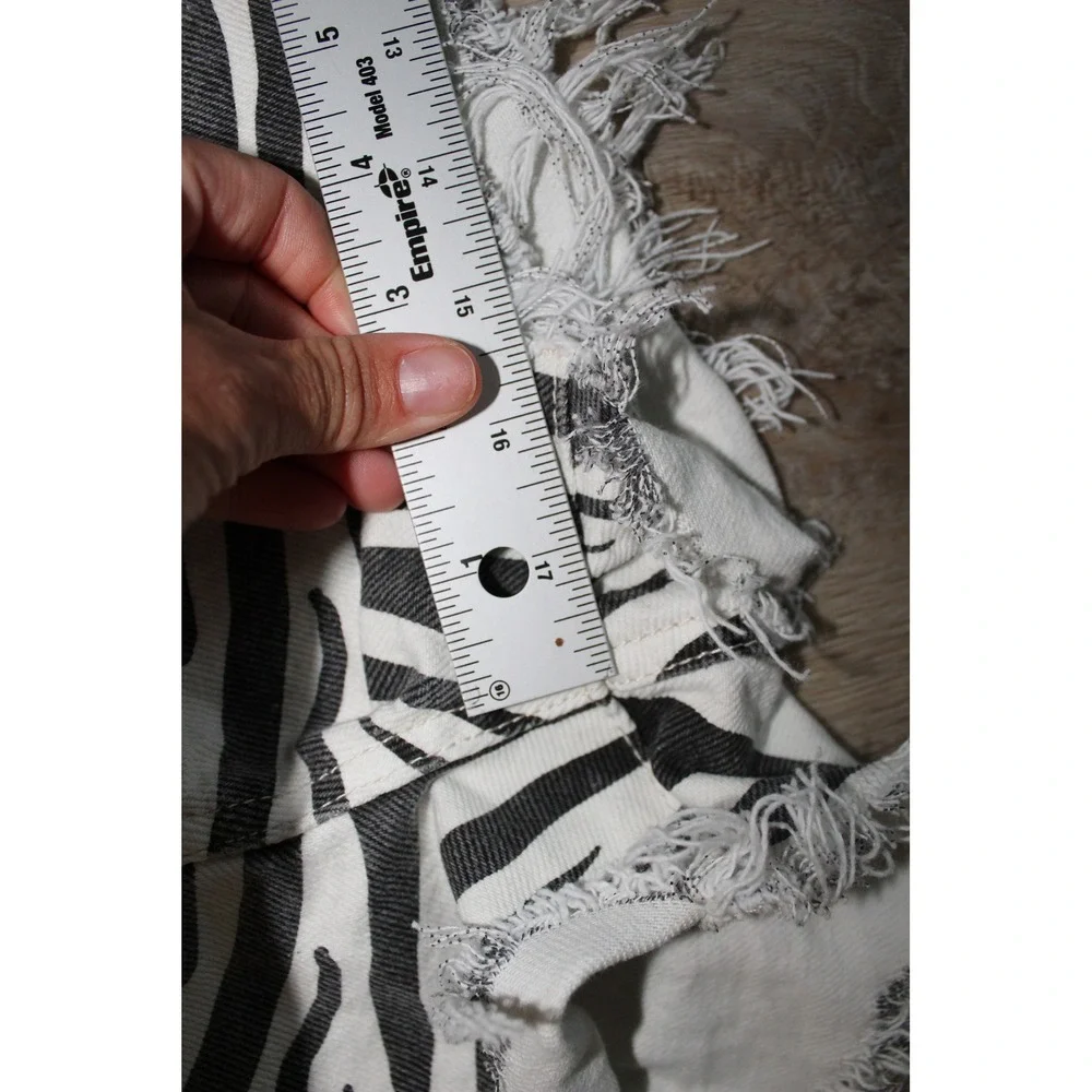 BlankNYC The Barrow Zebra Print High Rise Frayed Denim Shorts Black White 27